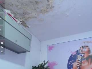 cristal-horny19