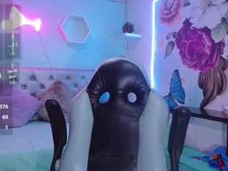 cristal-horny19