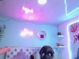 cristal-horny19