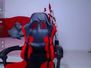cristal-horny19