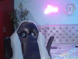 cristal-horny19 live webcam show