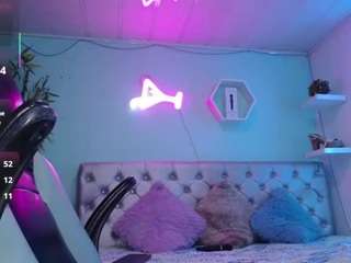 cristal-horny19