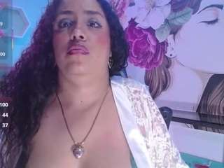 cristal-horny19
