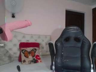 cristal-horny19