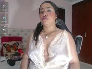 cristal-horny19 live cam preview