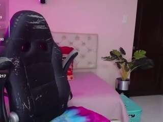 cristal-horny19