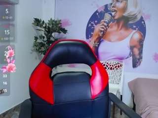 cristal-horny19