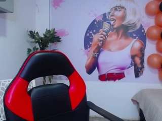 cristal-horny19
