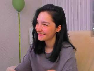 luna-moon13's CamSoda show and profile