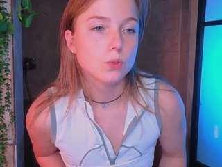 MARY-T live cam preview