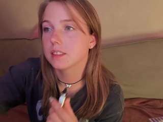 MARY-T live cam preview
