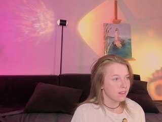 MARY-T live cam preview