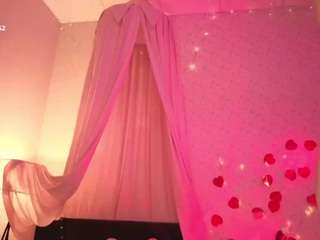 Lilly live cam on CamSoda