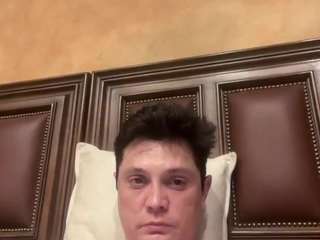 Live cam show with themillenarie