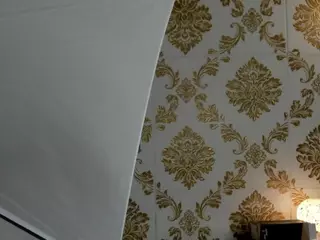 sophia-paris's Live Sex Cam Show