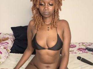 emmaisabella Live Webcam on CamSoda