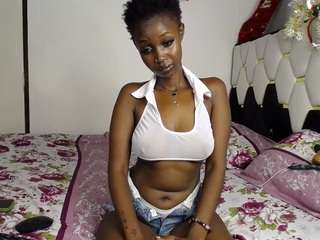 emmaisabella Live Webcam on CamSoda