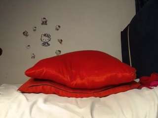 Bella live webcam show