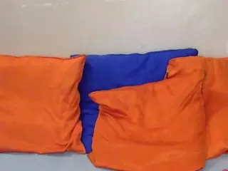 Bella's Live Sex Cam Show