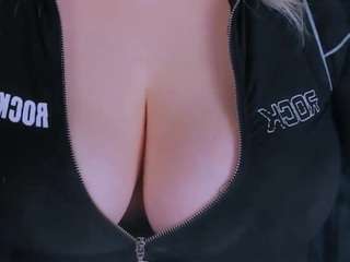 juli-kisss