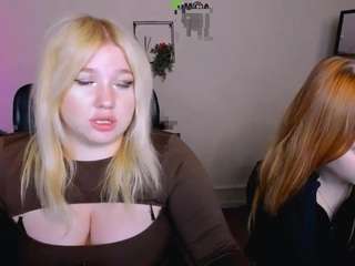 juli-kisss Live Webcam on CamSoda