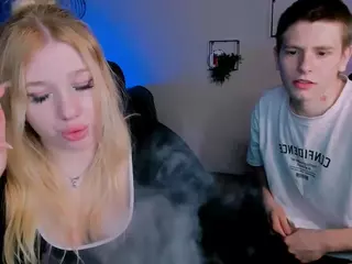juli-kisss's Live Sex Cam Show