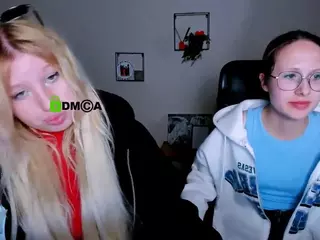 juli-kisss's Live Sex Cam Show