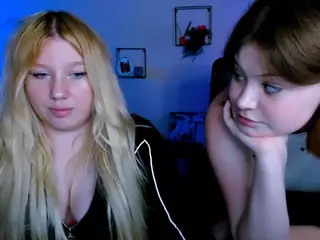 juli-kisss's Live Sex Cam Show