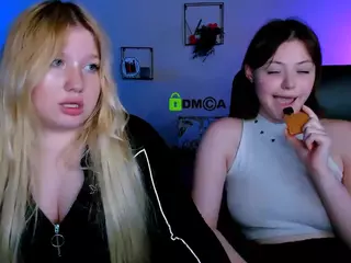 juli-kisss's Live Sex Cam Show