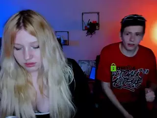juli-kisss's Live Sex Cam Show