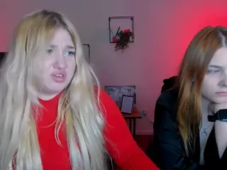 juli-kisss's Live Sex Cam Show