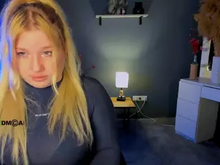 juli-kisss's Live Sex Cam Show