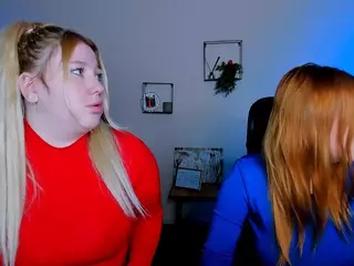 juli-kisss's Live Sex Cam Show