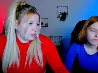juli-kisss's Live Sex Cam Show