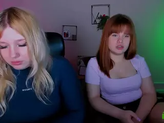juli-kisss's Live Sex Cam Show