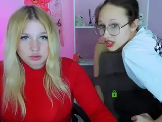 juli-kisss's Live Sex Cam Show