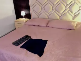 YOURPERFECT-ASS's Live Sex Cam Show