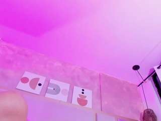 dollsweety's CamSoda show and profile