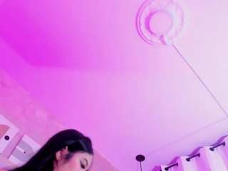 dollsweety's CamSoda show and profile