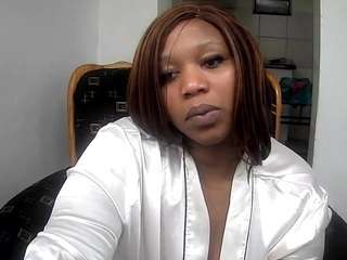 goldenpussyxoxo live cam profile