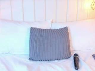 LinaGlam live webcam show