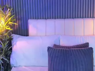 LinaGlam's Live Sex Cam Show