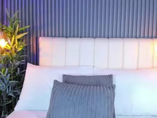 LinaGlam's Live Sex Cam Show
