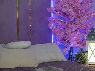 OneLaya live cam preview
