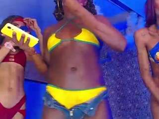 Live webcam model camilasexyts on Soda Cams