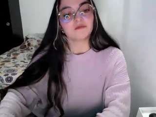 cameliasaenz's CamSoda show and profile