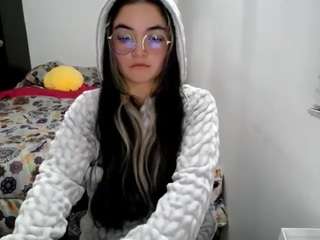 cameliasaenz's CamSoda show and profile