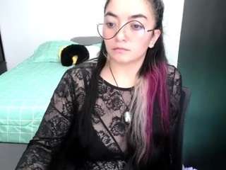 cameliasaenz's CamSoda show and profile