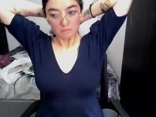 cameliasaenz's CamSoda show and profile