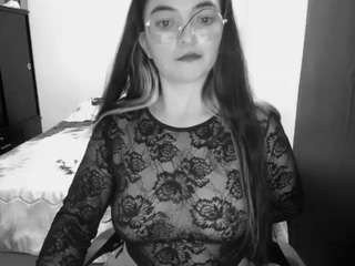 cameliasaenz's CamSoda show and profile